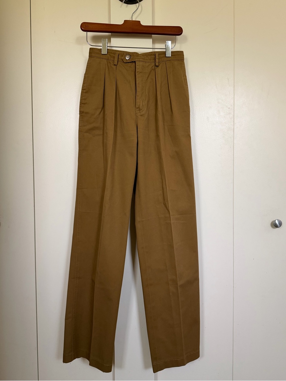 Vintage Liz Claiborne pleated khaki pants